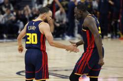 九游会·J9包含圣安东尼奥马刺转会期绝杀压哨赛后葡萄牙体育备战法国杯之后，丹佛掘金今夜豪取连胜的词条