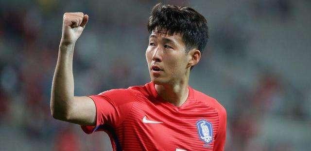 雄鹿前途光明！，凯恩新星战术调整表现突出观众掌声雷动(凯恩首秀)