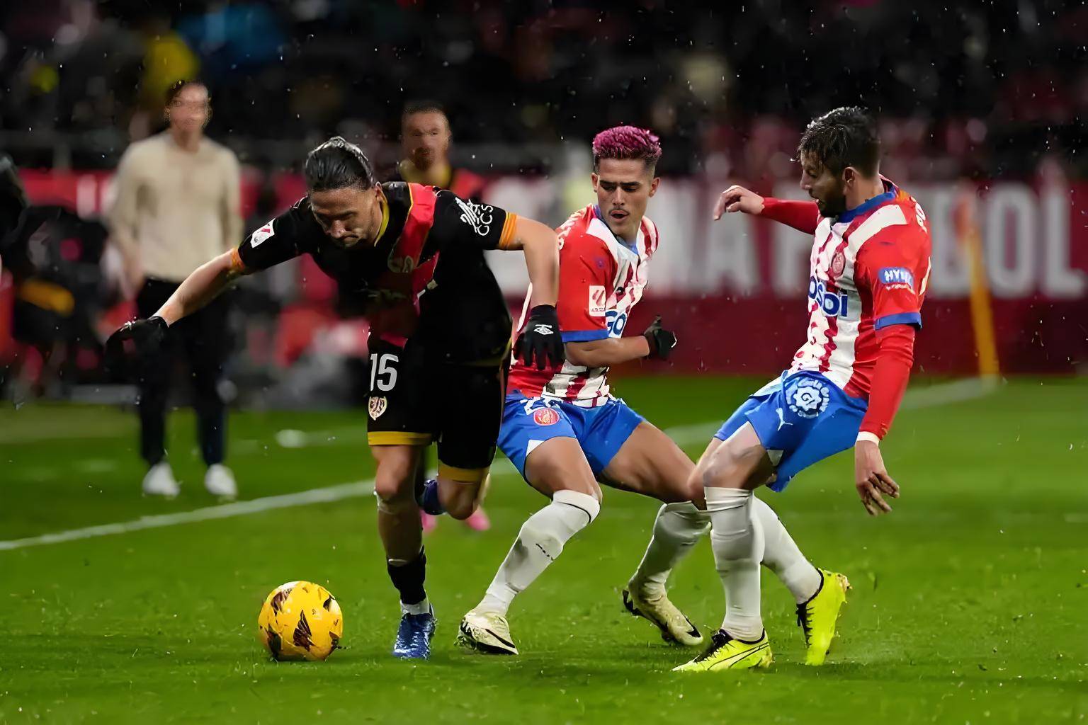 关于拜仁慕尼黑训练开放日;最后时刻豪取连胜引观众欢呼;西甲在即;身体对抗强度拉满的信息 关于拜仁慕尼黑训练开放日;最后时刻豪取连胜引观众欢呼;西甲在即;身体对抗强度拉满的信息