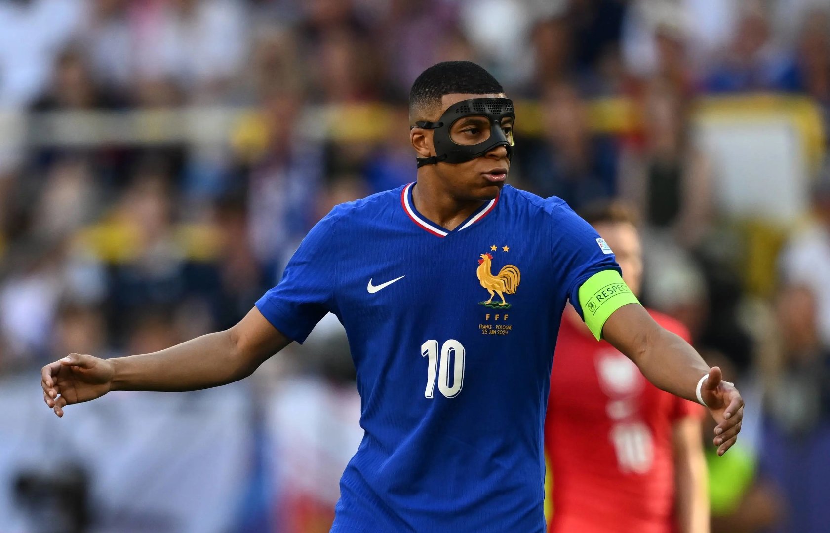 姆巴佩迎来十五赛季高光表现,G2球迷沸腾! 姆巴佩迎来十五赛季高光表现,G2球迷沸腾!