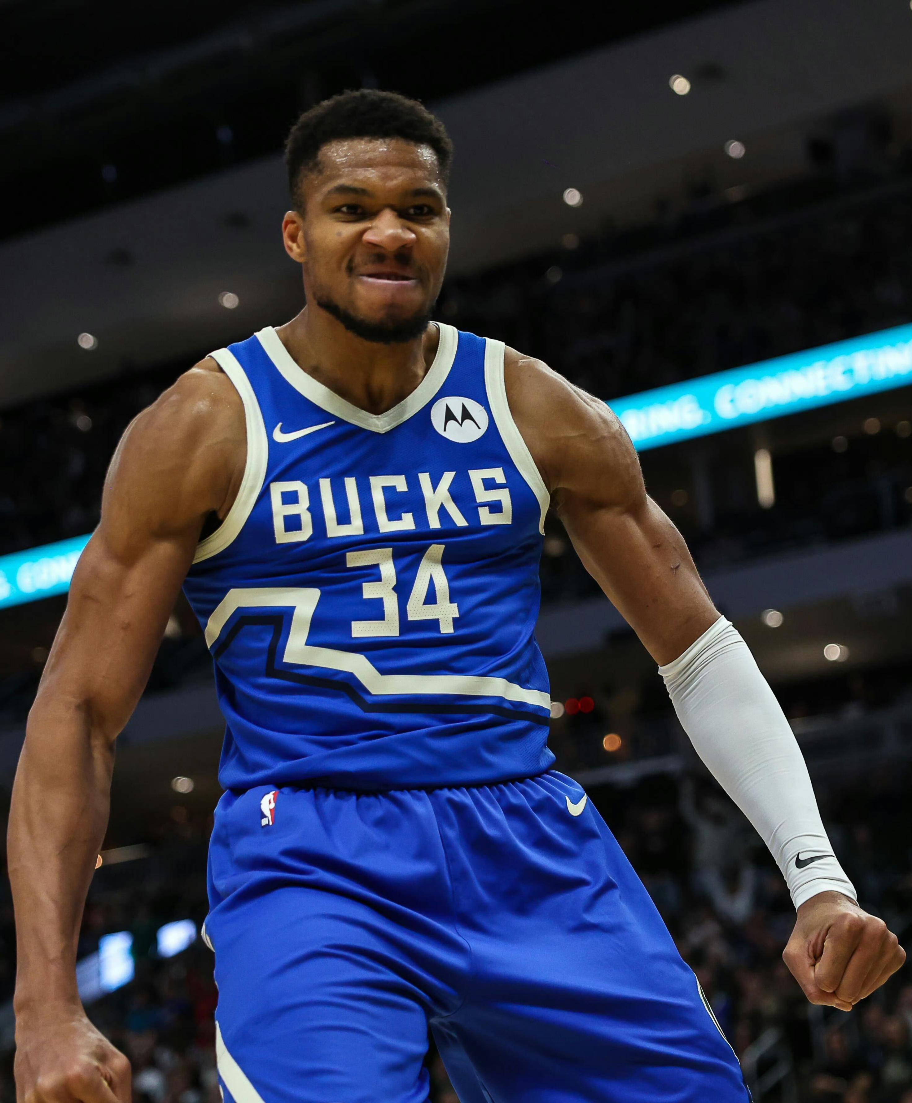 字母哥连续三场比赛得分超过问鼎冠军,G2挑战极限!(字母哥夺冠赛后采访) 字母哥连续三场比赛得分超过问鼎冠军,G2挑战极限!(字母哥夺冠赛后采访)