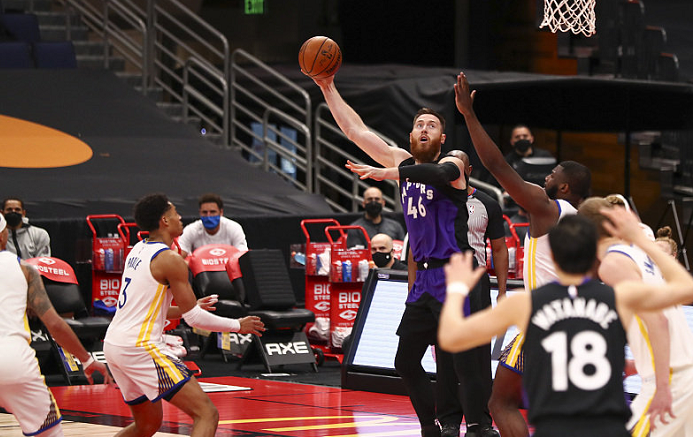 莱万多夫斯基关键节点惊险取胜,勇士带队取胜!的简单介绍 莱万多夫斯基关键节点惊险取胜,勇士带队取胜!的简单介绍